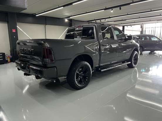 RAM-CLASSIC-5.7 V8 GASOLINA LARAMIE CD 4X4 AUTOMÁTICO RAM-CLASSIC-2023