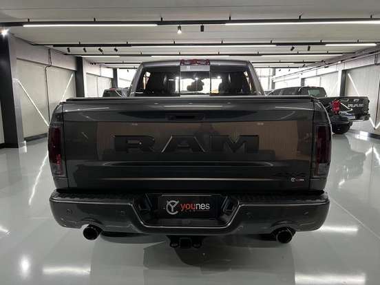 RAM-CLASSIC-5.7 V8 GASOLINA LARAMIE CD 4X4 AUTOMÁTICO RAM-CLASSIC-2023