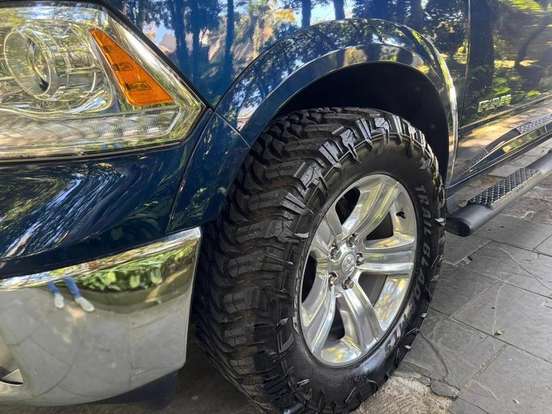 RAM-CLASSIC-5.7 V8 GASOLINA LARAMIE CD 4X4 AUTOMÁTICO RAM-CLASSIC-2023