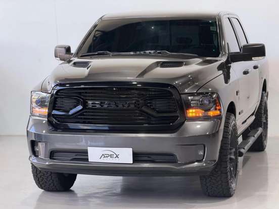 RAM-CLASSIC-5.7 V8 GASOLINA LARAMIE NIGHT EDITION CD 4X4 AUTOMÁTICO RAM-CLASSIC-2022