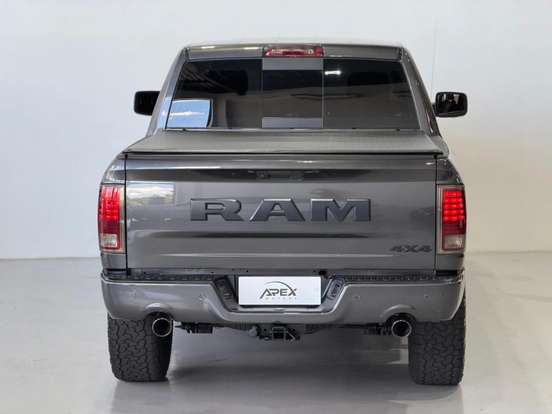 RAM-CLASSIC-5.7 V8 GASOLINA LARAMIE NIGHT EDITION CD 4X4 AUTOMÁTICO RAM-CLASSIC-2022