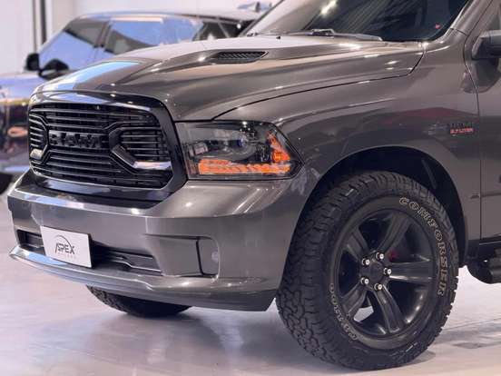 RAM-CLASSIC-5.7 V8 GASOLINA LARAMIE NIGHT EDITION CD 4X4 AUTOMÁTICO RAM-CLASSIC-2022