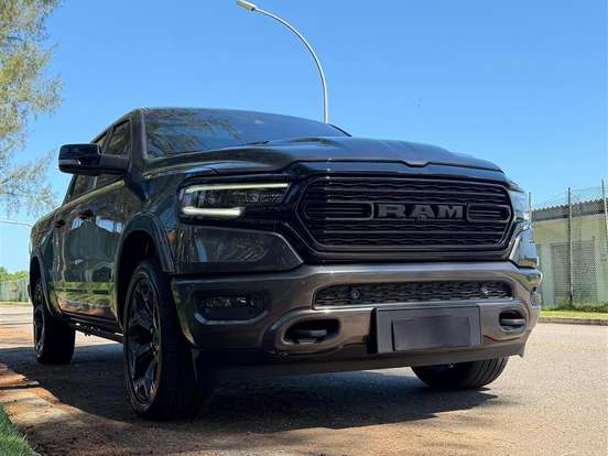 RAM-1500-5.7 V8 GASOLINA LIMITED NIGHT EDITION CD 4X4 AUTOMÁTICO RAM-1500-2023