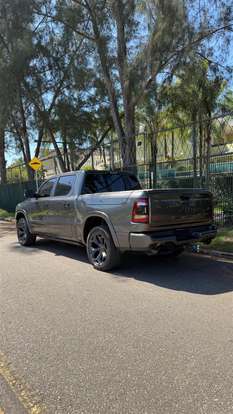 RAM-1500-5.7 V8 GASOLINA LIMITED NIGHT EDITION CD 4X4 AUTOMÁTICO RAM-1500-2023
