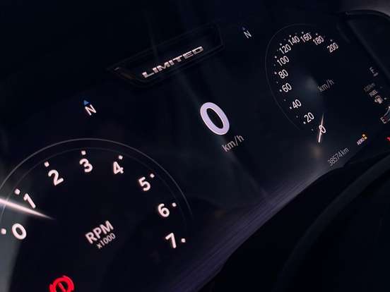 RAM-1500-5.7 V8 GASOLINA LIMITED NIGHT EDITION CD 4X4 AUTOMÁTICO RAM-1500-2023
