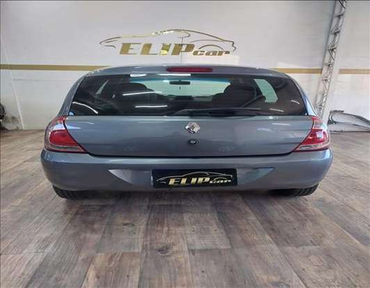 RENAULT-CLIO-2015