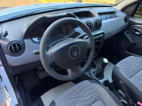 RENAULT-DUSTER-2014