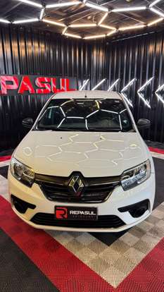 RENAULT-LOGAN-2022