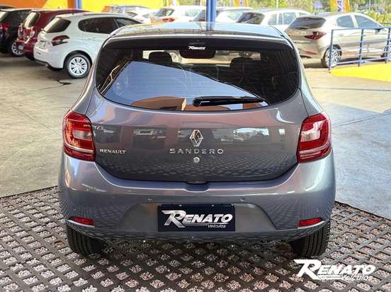 RENAULT-SANDERO-2017