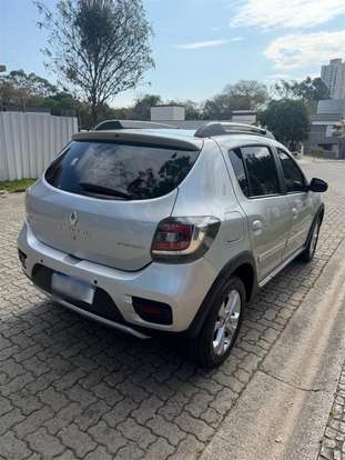 RENAULT-SANDERO-2016