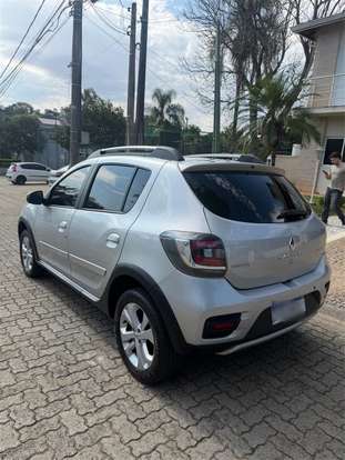 RENAULT-SANDERO-2016