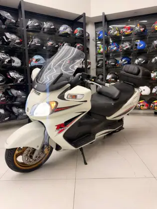 SUZUKI BURGMAN 650 