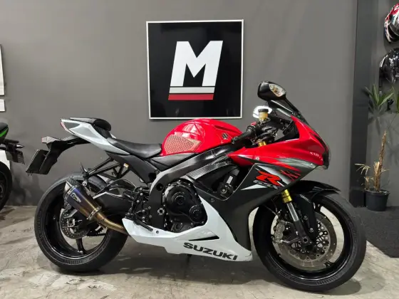 SUZUKI GSX-R750 