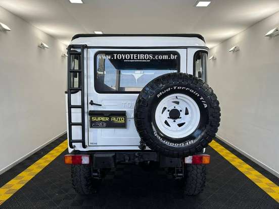 TOYOTA-BANDEIRANTE-4.0 OJ50LV 4X4 TETO RIGIDO DIESEL 2P MANUAL TOYOTA-BANDEIRANTE-1987