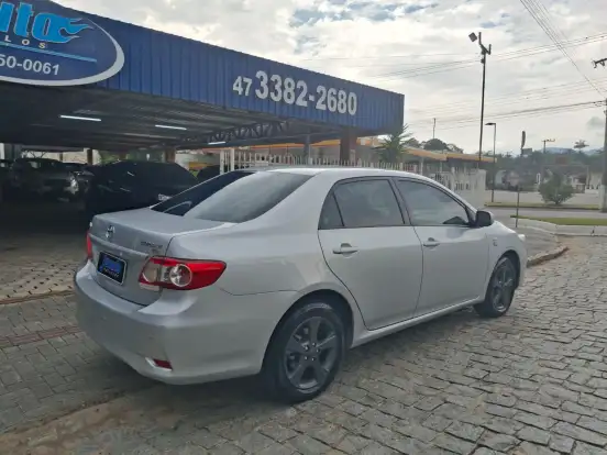 TOYOTA-COROLLA-2013