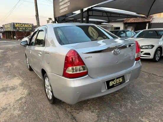 TOYOTA-ETIOS-2016