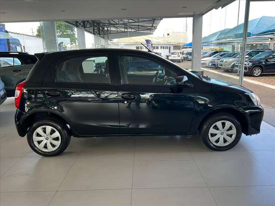 TOYOTA-ETIOS-2016