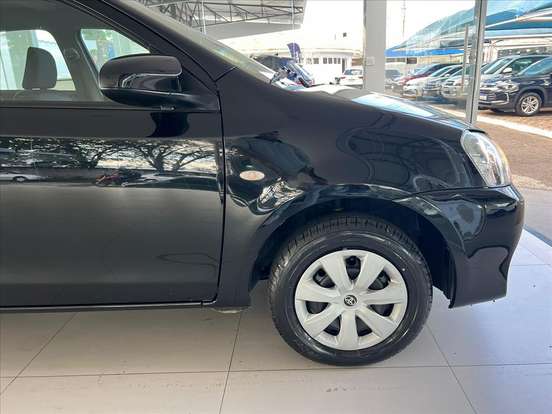 TOYOTA-ETIOS-2016