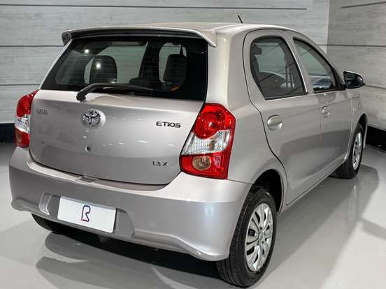 TOYOTA-ETIOS-1.3 X 16V FLEX 4P MANUAL TOYOTA-ETIOS-2017