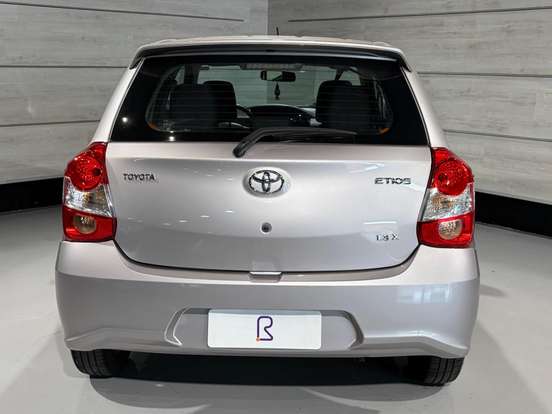 TOYOTA-ETIOS-1.3 X 16V FLEX 4P MANUAL TOYOTA-ETIOS-2017