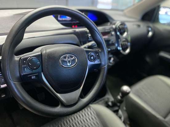 TOYOTA-ETIOS-2019