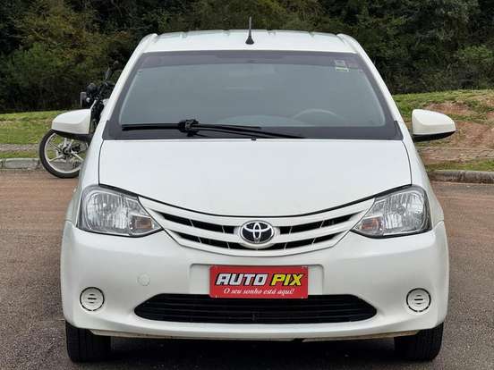 TOYOTA-ETIOS-2014