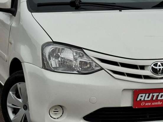 TOYOTA-ETIOS-2014