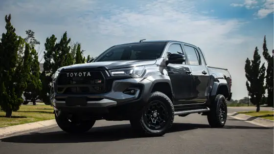 TOYOTA HILUX 2.8 D-4D TURBO DIESEL CD GR-S 4X4 AUTOMÁTICO
