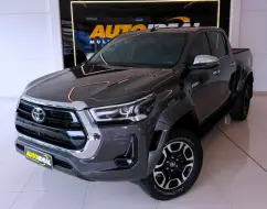 TOYOTA HILUX 2.8 D-4D TURBO DIESEL CD SRX 4X4 AUTOMÁTICO TOYOTA HILUX 2.8 D-4D TURBO DIESEL CD SRX 4X4 AUTOMÁTICO
