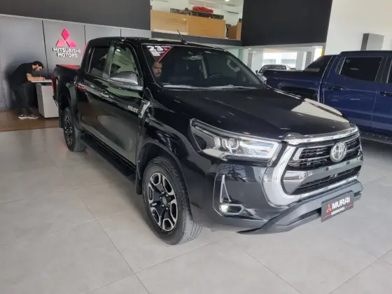 TOYOTA HILUX 2.8 D-4D TURBO DIESEL CD SRX LIMITED 4X4 AUTOMÁTICO
