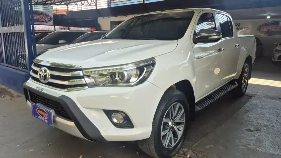 TOYOTA HILUX 2.8 SRX 4X4 CD 16V DIESEL 4P AUTOMÁTICO