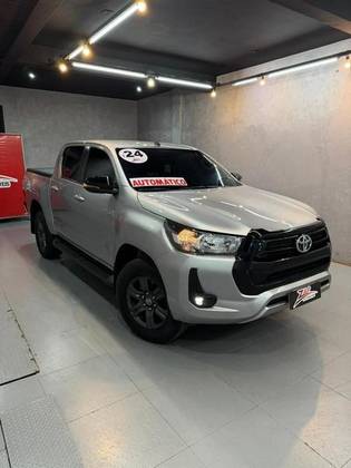 TOYOTA HILUX 2.8 D-4D TURBO DIESEL CD SR 4X4 AUTOMÁTICO