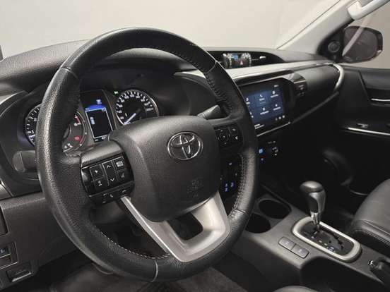 TOYOTA-HILUX-2023