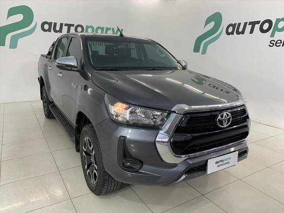 TOYOTA HILUX 2.8 D-4D TURBO DIESEL CD SRV 4X4 AUTOMÁTICO