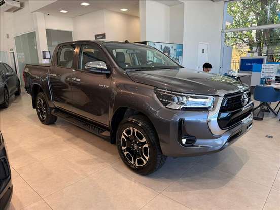 TOYOTA-HILUX-2026