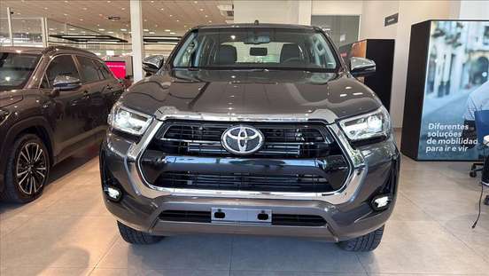 TOYOTA-HILUX-2026
