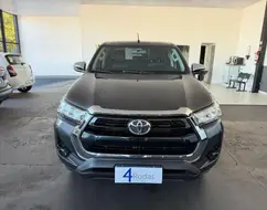 TOYOTA HILUX 2.8 D-4D TURBO DIESEL CD SRV 4X4 AUTOMÁTICO TOYOTA HILUX 2.8 D-4D TURBO DIESEL CD SRV 4X4 AUTOMÁTICO
