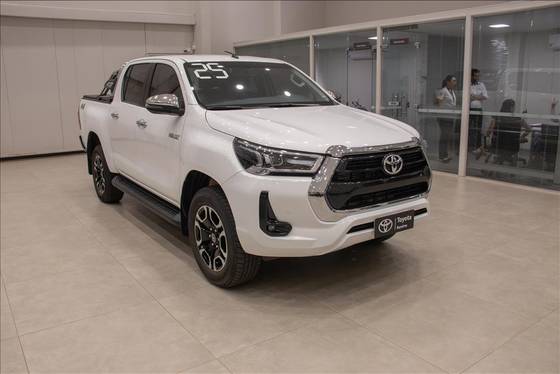 TOYOTA HILUX 2.8 D-4D TURBO DIESEL CD SRV 4X4 AUTOMÁTICO