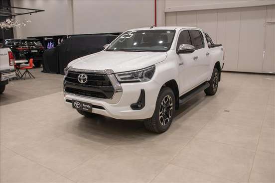 TOYOTA-HILUX-2025