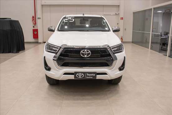 TOYOTA-HILUX-2.8 D-4D TURBO DIESEL CD SRV 4X4 AUTOMÁTICO TOYOTA-HILUX-2025