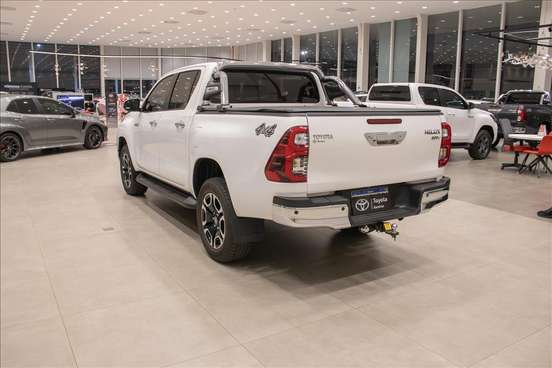 TOYOTA-HILUX-2.8 D-4D TURBO DIESEL CD SRV 4X4 AUTOMÁTICO TOYOTA-HILUX-2025
