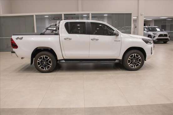 TOYOTA-HILUX-2025
