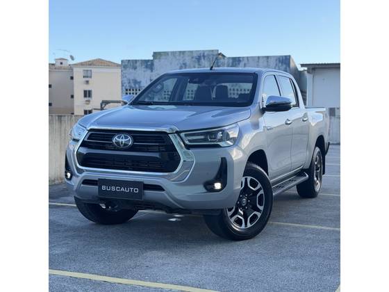 TOYOTA HILUX 2.8 D-4D TURBO DIESEL CD SRX 4X4 AUTOMÁTICO