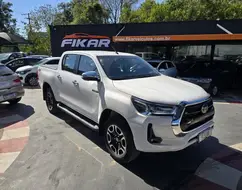 TOYOTA HILUX 2.8 D-4D TURBO DIESEL CD SRX 4X4 AUTOMÁTICO TOYOTA HILUX 2.8 D-4D TURBO DIESEL CD SRX 4X4 AUTOMÁTICO