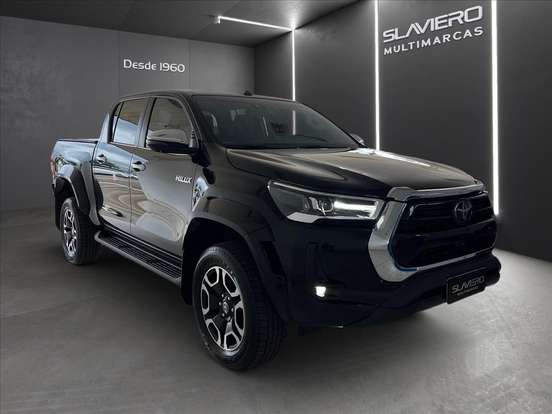TOYOTA-HILUX-2.8 D-4D TURBO DIESEL CD SRX 4X4 AUTOMÁTICO TOYOTA-HILUX-2024