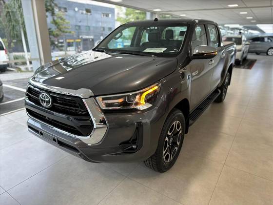 TOYOTA HILUX 2.8 D-4D TURBO DIESEL CD SRX 4X4 AUTOMÁTICO