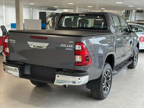 TOYOTA-HILUX-2.8 D-4D TURBO DIESEL CD SRX 4X4 AUTOMÁTICO TOYOTA-HILUX-2026