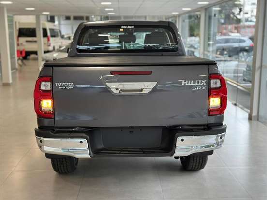 TOYOTA-HILUX-2026
