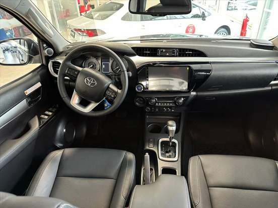 TOYOTA-HILUX-2026