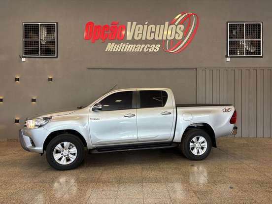 TOYOTA-HILUX-2.8 SRV 4X4 CD 16V DIESEL 4P AUTOMÁTICO TOYOTA-HILUX-2016